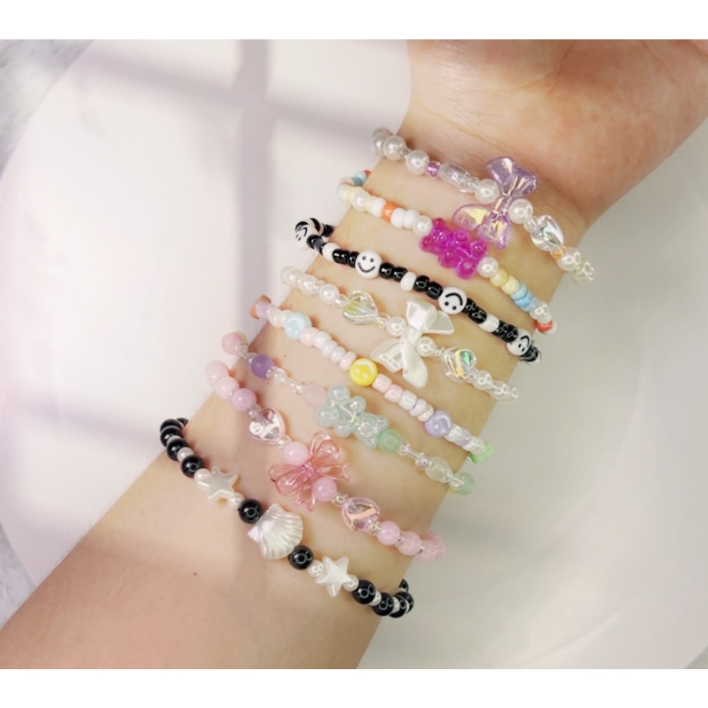 *พร้อมส่ง* สร้อยข้อมือ/กำไลลูกปัด สร้อยคอของแจกปัจฉิม ปรับสายได้ ยาว 16 -20 ซม. ของน่ารักๆ