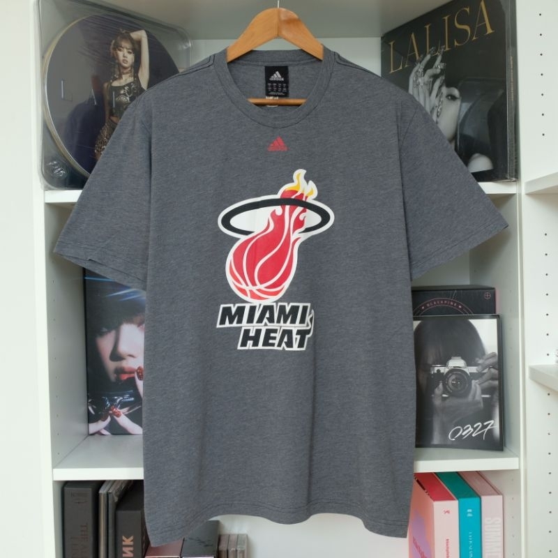เสื้อยืด Adidas NBA: Miami Heat 2012 มือสองของแท้