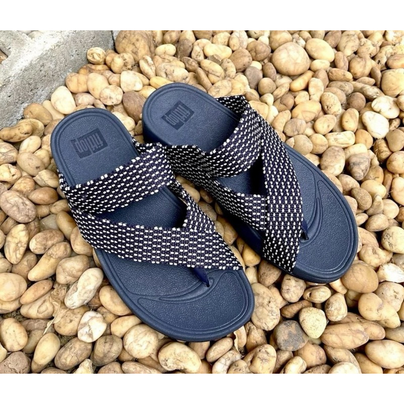 รองเท้าเเตะ fitflop สลิงรุ่นใหม่ สวย ใส่ได้ทั้ง หญิงและชายไซร้ 36----44