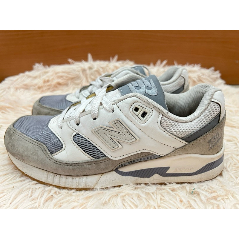 รองเท้าผ้าใบมือสอง new balance 530 แท้