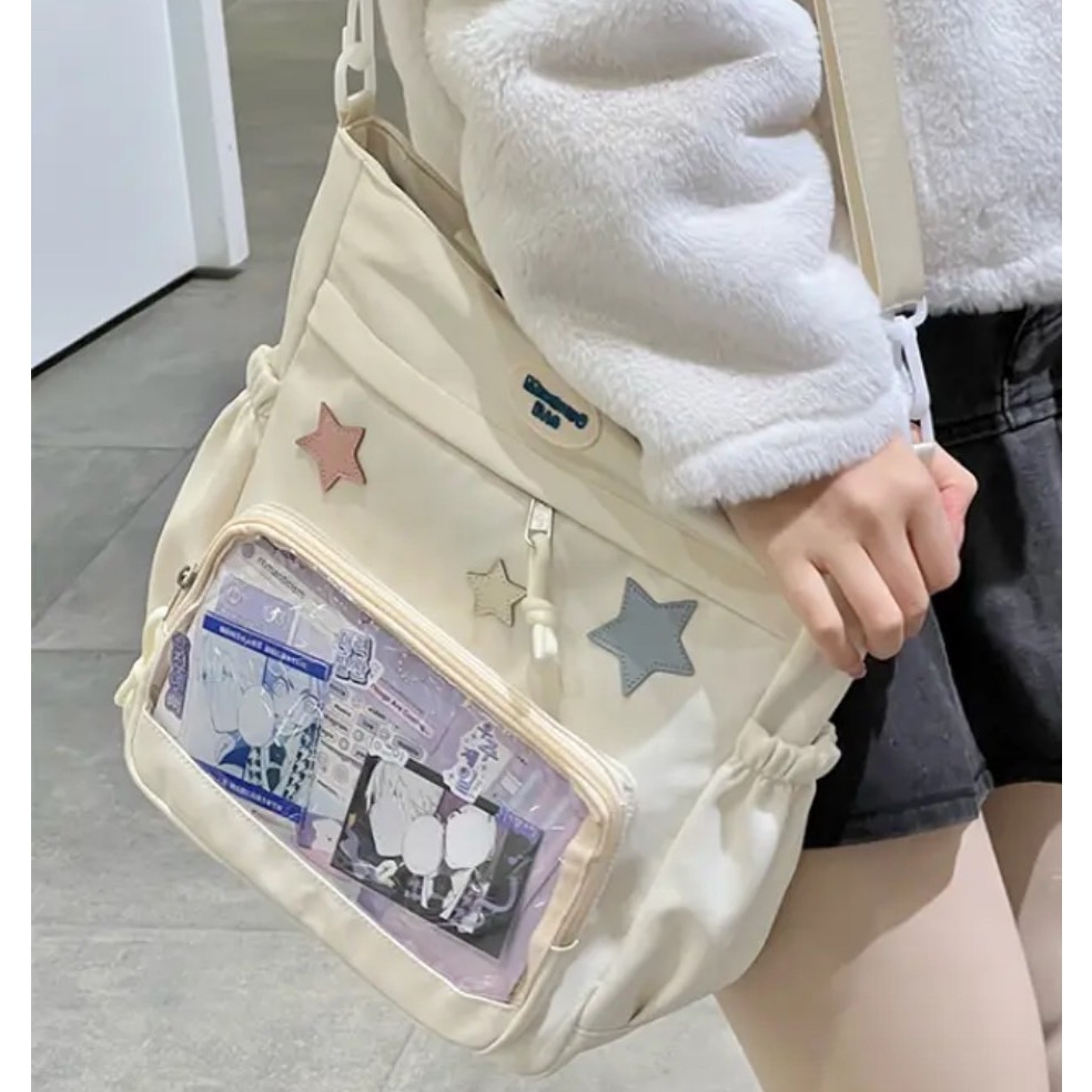 กระเป๋า สะพาย / ถือ แนว Street Fashion