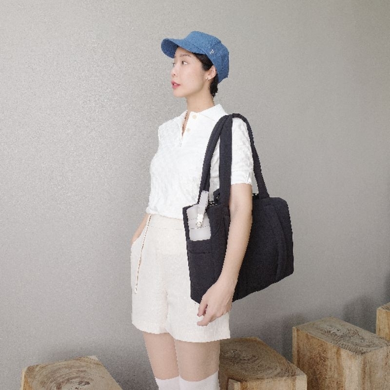 Big dog fluffy bag Gen 2 (ใส่โน๊ตบุ๊คได้ทุกไซส์) กระเป๋าสะพาย ไนล่อน ใบใหญ่ WHITEOAKFACTORY