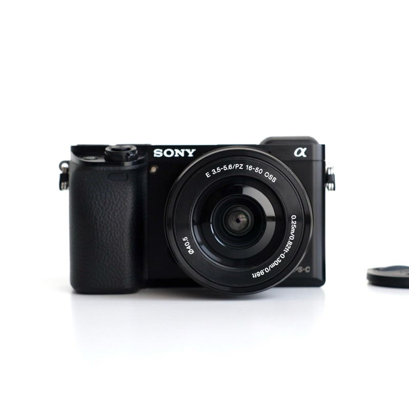 Sony A6000 พร้อมเลนส์ 16-50mm [มือสอง]
