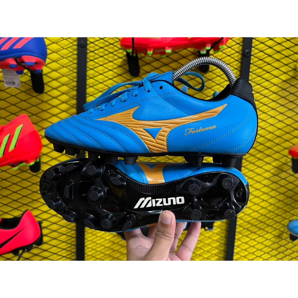 รองเท้าฟุตบอลมือสอง Mizuno ไซส์255/40