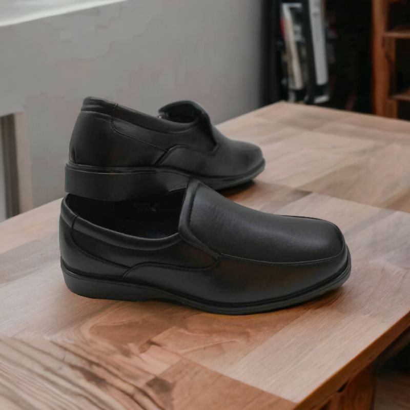CLICKS รองเท้าหนังคัชชูผู้ชาย รุ่น  CV-079 Size 40-45