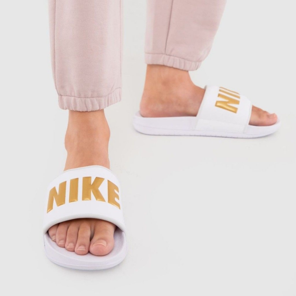 Nike ไนกี้ รองเท้าแตะ รองเท้าแฟชั่น W Offcourt Slide BQ4632-105 (1300)