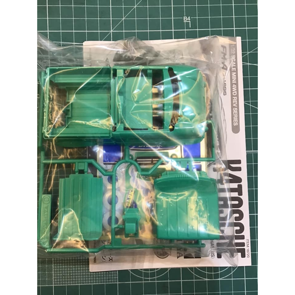 บอดี้แข็ง K4 เขียว ของใหม่ พร้อมคู่มือ และสติ๊กเกอร์ ระเบิดจากรถกล่อง Tamiya แท้ 100%
