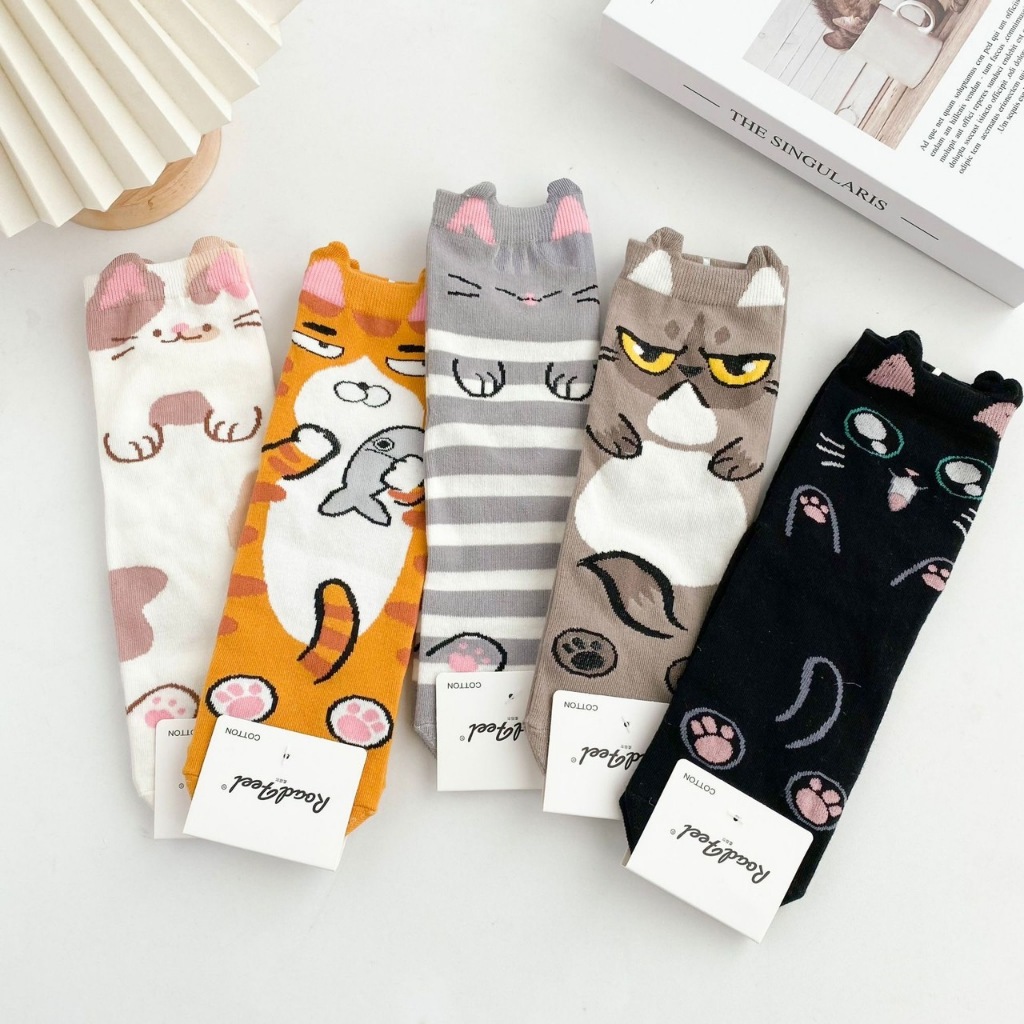 [ส่งจาก กทม.] ถุงเท้าข้อกลาง คอลเล็กชั่นแมวดื้อ งานคอตตอนบาง ใส่สบาย