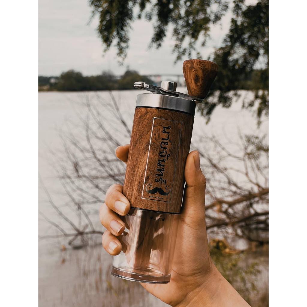 เครื่องบดกาแฟมือหมุนแบรนด์ไทย ''นายจันทร์'' งานปราณีตสวยงาม เครื่องบดลายไม้ ก้านบดตัวเครื่องโลหะกันสนิม พกพาสะดวกพับเก