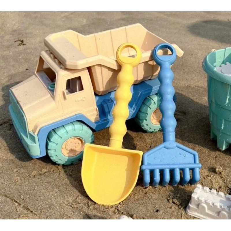 [ส่งไวจากไทย รูปจริง] ชุดของเล่นทราย รถดั้ม รถขนทราย ทำจากฟางข้าวสาลี พร้อมอุปกรณ์ตักทราย+พิมพ์เล่นทราย