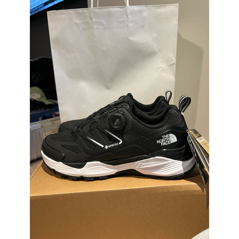 รองเท้าผ้าใบThe North Face
