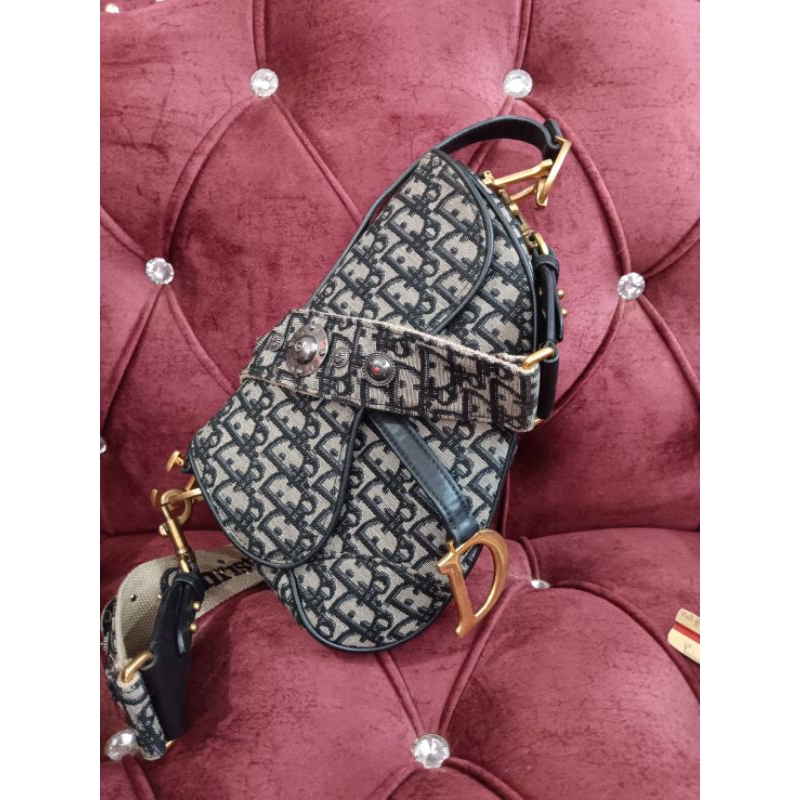 กระเป๋ามือสอง Dior อานม้า คาดอก สียีน