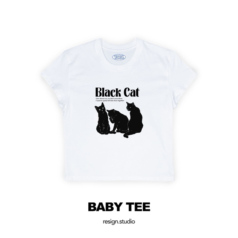Resign.studio เสื้อยืด Baby tee - Black cat
