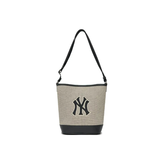 MLB  (พร้อมส่ง) กระเป๋าถังน้ํา กระเป๋าสะพายข้าง New York Yankees ของแท้💯%