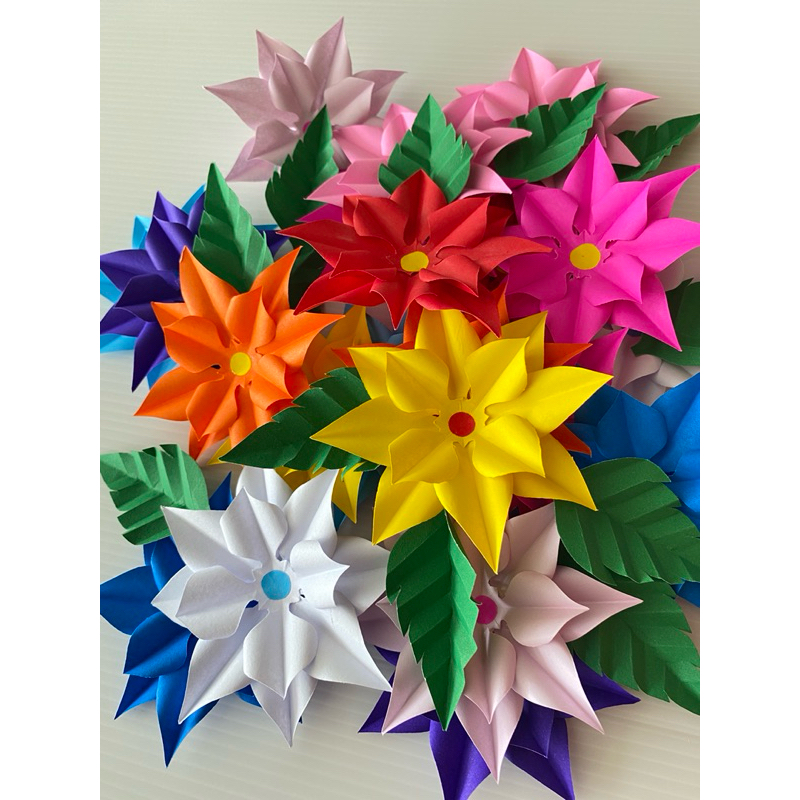 [ลิลลี่] ดอกไม้ติดบอร์ด ขนาดดอก 8x8 cm. (แพ็ค 6 ดอก)