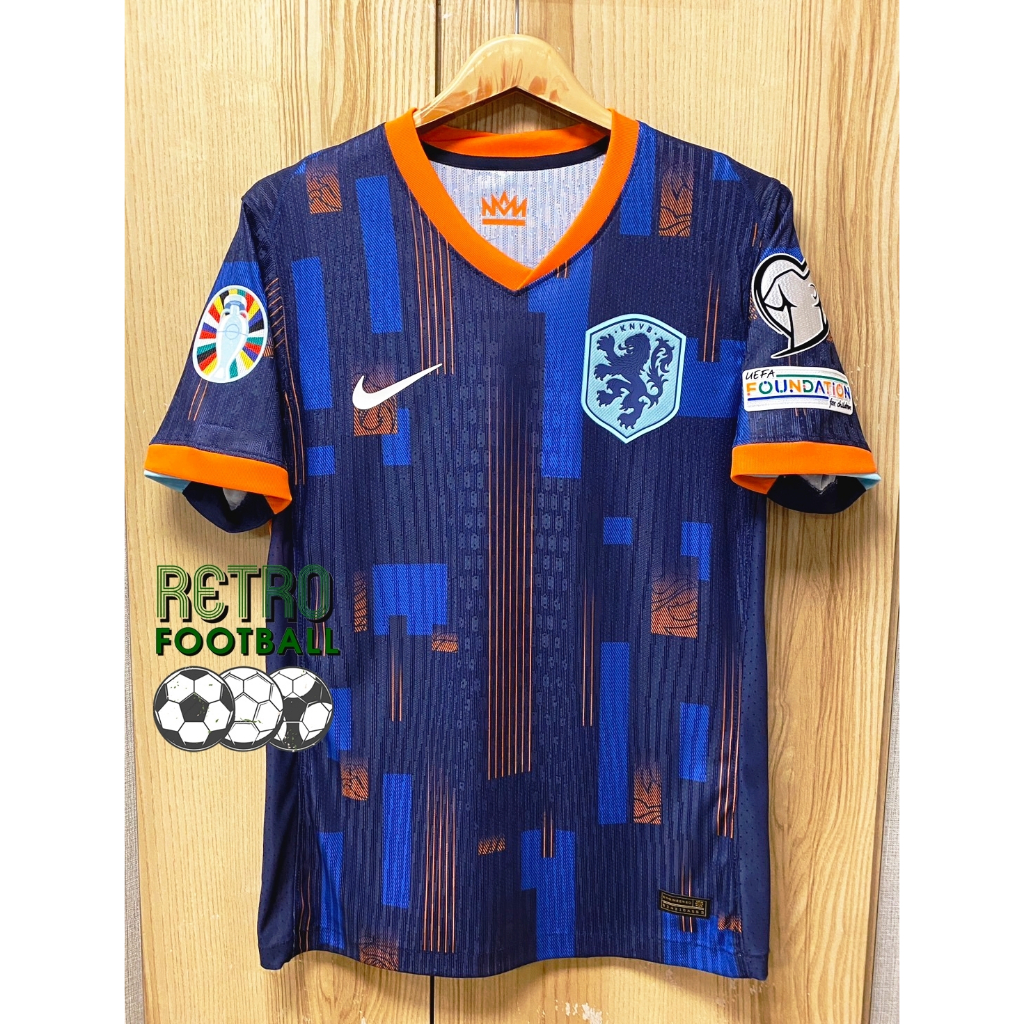 เสื้อฟุตบอลทีมชาติ เนเธอแลนด์ Away เยือน ยูโร 2024 [ PLAYER ] เกรดนักเตะ สีกรม เสื้อเปล่าพร้อมอาร์ม ยูโร รับประกันคุณภาพ