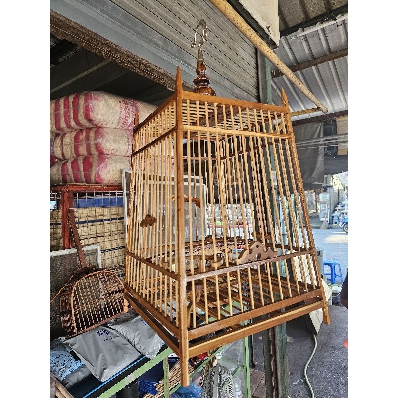 กรงนกหัวจุก13 ซี่ กรงนกไม้สัก กรงนก13 ซี่ทรงสปอรต์ ขนาด 32×32×47 เอวคู่ งานเนียบ