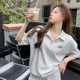 aililai1688 ชุดเซทเสื้อแขนสั้นคอปก+กางเกงขาสั้น สกรีนลายเล็ก มินิมอล ได้ฟีลสาวเกา สาวหวานสายคาเฟ่