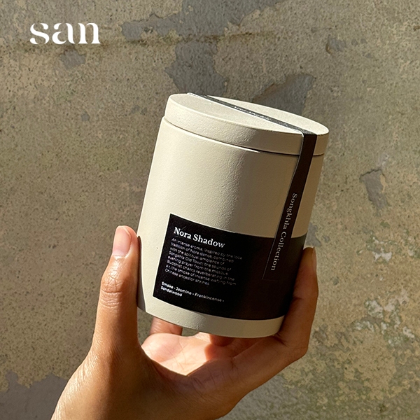 Scented Soy Wax Candle กลิ่น Nora shadow
