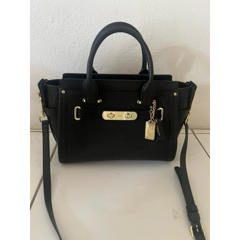 สินค้ามือสอง กระเป๋างานแบบ โค้ช  F34816 swagger27 กระเป๋าสะพายข้าง สีดำ อะไหล่ทอง