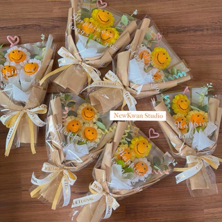 [พร้อมส่ง🇹🇭]🌻💐 ช่อดอกไม้น่ารัก ดอกทานตะวันถักมือ สำหรับเป็นของขวัญให้คนพิเศษ ปัจฉิม วันเกิด วันครบรอบ ✨By NewKwan Studio