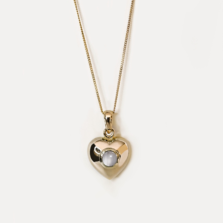 [Open On Museum] Lady Valentine Necklace สร้อยคอเงินจี้รูปหัวใจสีทอง ฝังด้วยพลอยแท้ ปรับความยาวได้