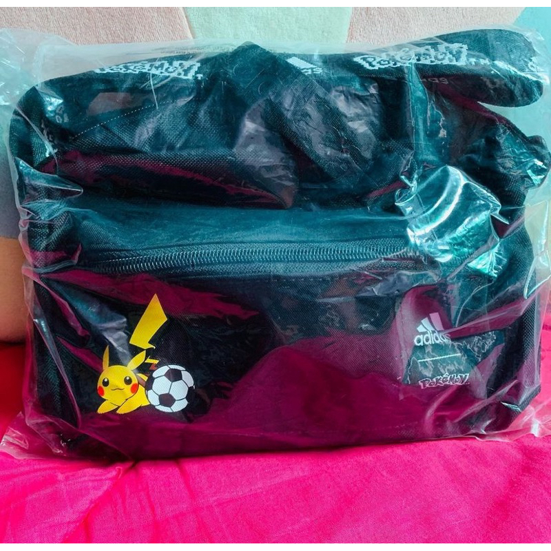 กระเป๋าสะพาย Adidas Pokemon limited blk bag ของใหม่