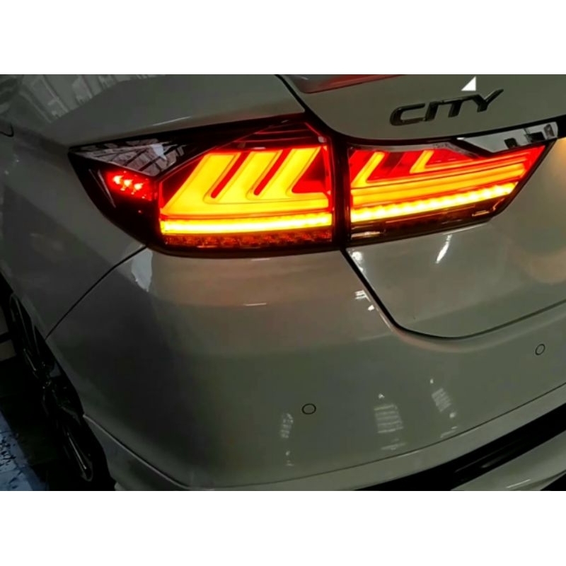 1คู่ ไฟท้าย Honda City gm6 2014 2015 2016 2017 2018 2019 ไฟท้ายไฟเลี้ยววิ่ง ปลั๊กตรงรุ่น รูปทรง LS500