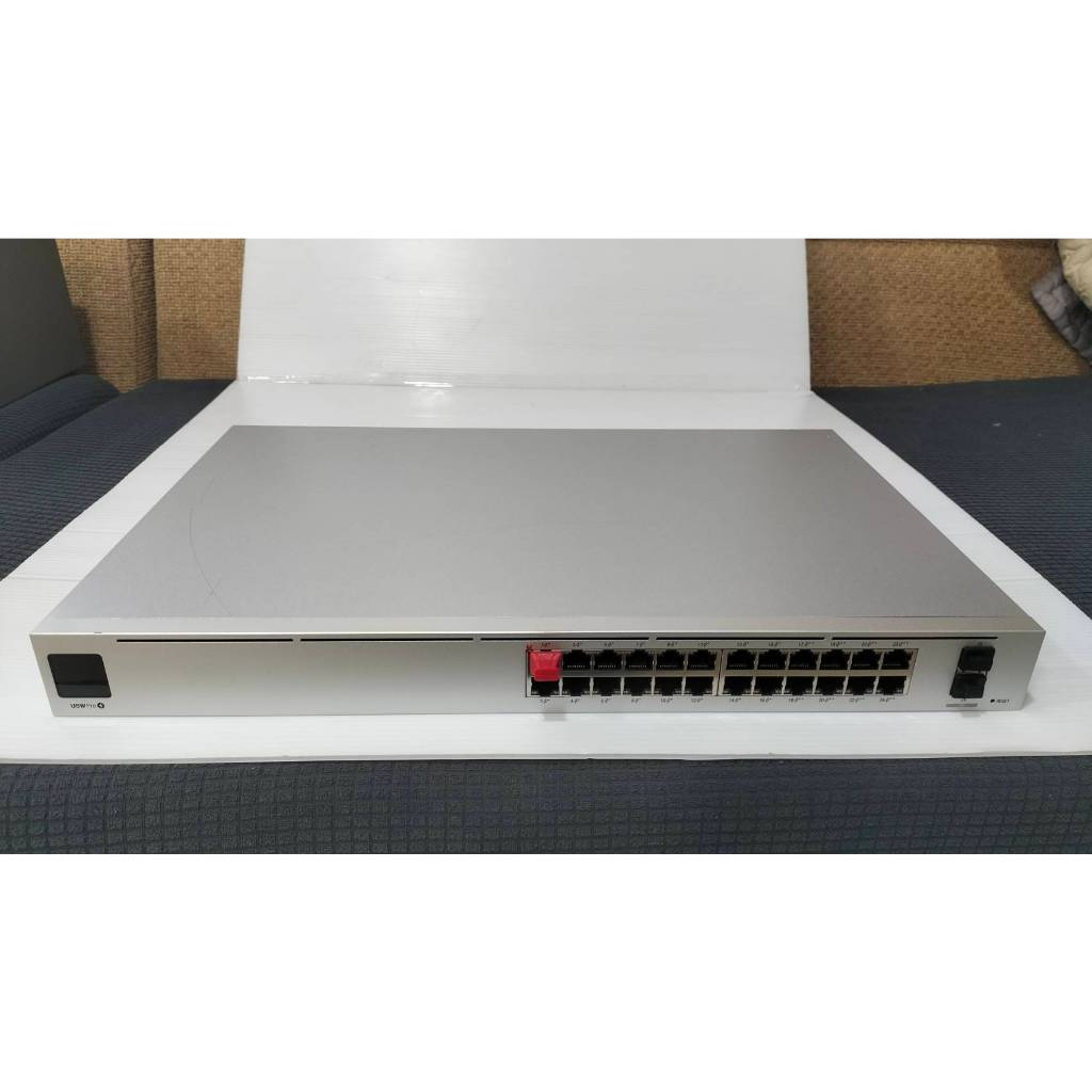 Ubiquiti USW-Pro-24-POE Gigabit  มือสอง พร้อมใช้งาน ***เสีย 1 Port***