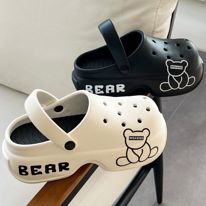 HK รองเท้าหัวโต รองเท้าแตะแบบสวม เสริมส้นสูง ลายหมี BEAR มีสายรัดส้น สำหรับสตรี พร้อมส่ง