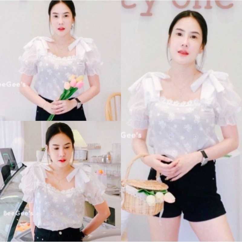 aimorn_shop เสื้อลูกไม้ คอเหลี่ยม ผ้าคอตต้อนฉลุ ดีเทลผูกโบว์ไหล่2ข้าง น่ารักมากๆ