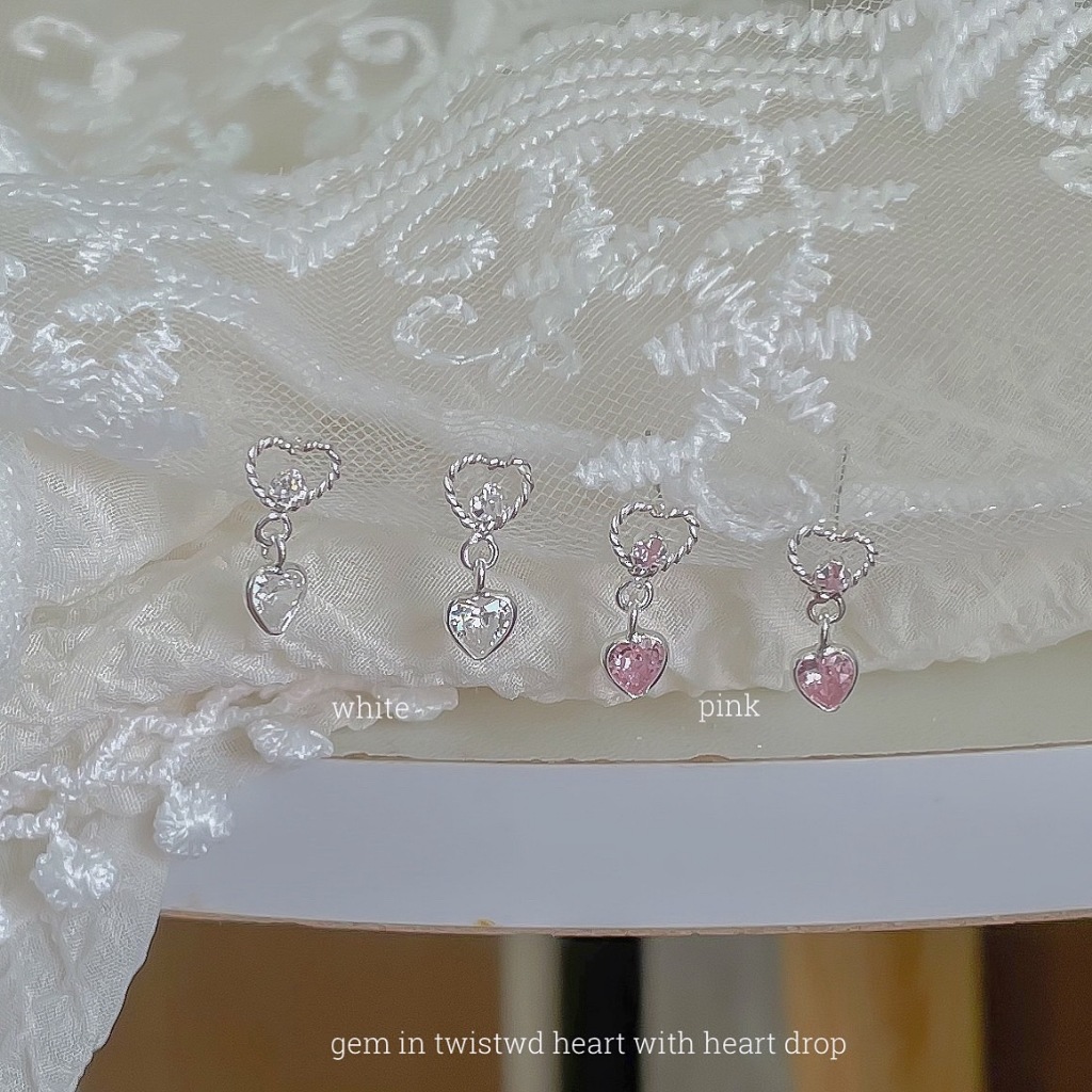 SissyJewelry // ต่างหูเงินแท้ รุ่น gem in twisted heart with heart drop