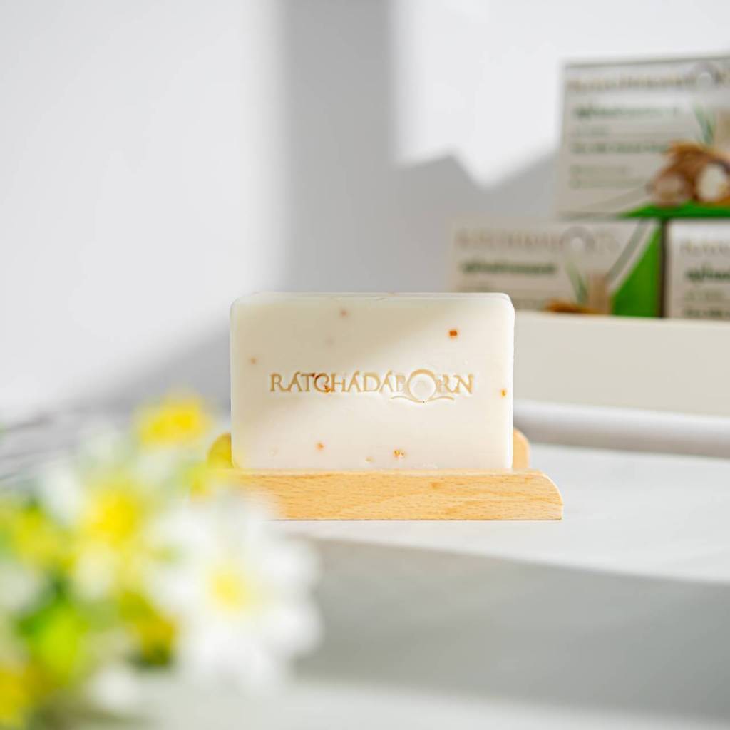 สบู่น้ำนมข้าวธรรมชาติแท้ 100% สบู่รัชดาพร By K.M. บอกลาสิวและความหมองคล้ำ ผิวสะอาดใส ขนาด 140 กรัม[ฟรี++สบู่ขนาดทดลอง]
