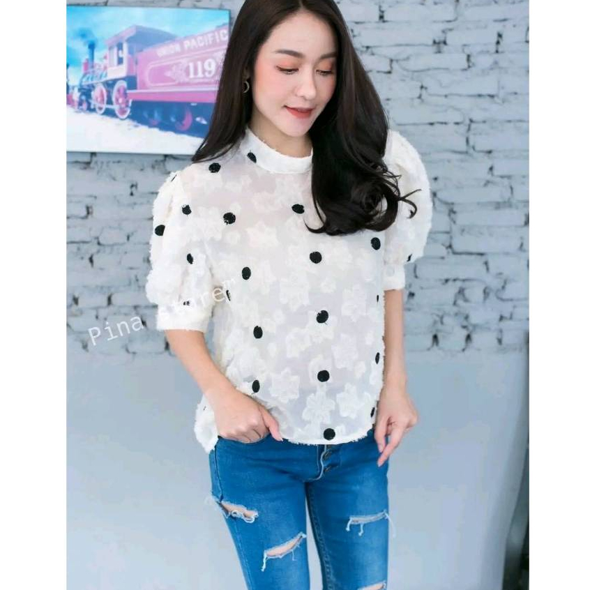 (2401)เสื้อคอเต่าลายจุดปักดอกนูนแขนคุ๊กตางานจีนำเข้าเกรดพีเมี่ยม