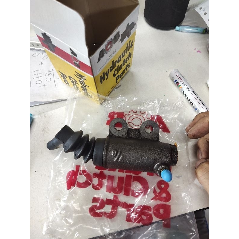 แม่ปั้มคลัชล่าง สําหรับ Hino KT725, KT920 ขนาดกระบอก 7/8 นิ้ว