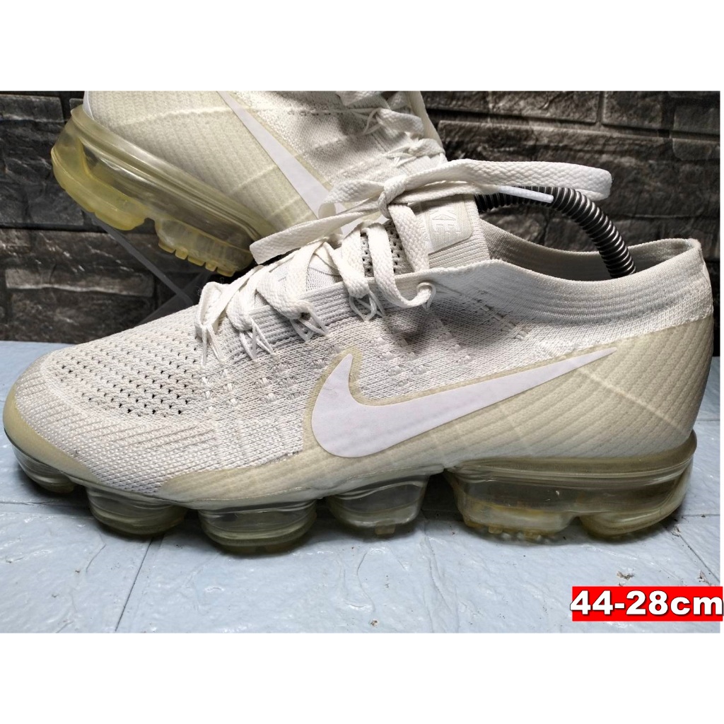 รองเท้าผ้าใบมือสอง men's nike air vapormax white size 44 -28 cm