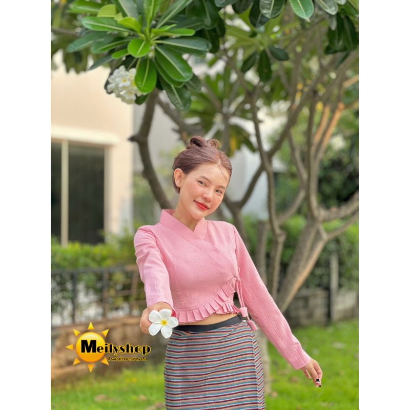 พร้อมส่ง เสื้อปั๊ดพื้นเมืองดีไซน์สวยเข้ารูปตัดเย็บไม่ซ้ำใครใส่ได้หลากหลายโอกาสตัดเย็บอัดกาวอย่างดีผ้าใส่สบายไม่ร้อน