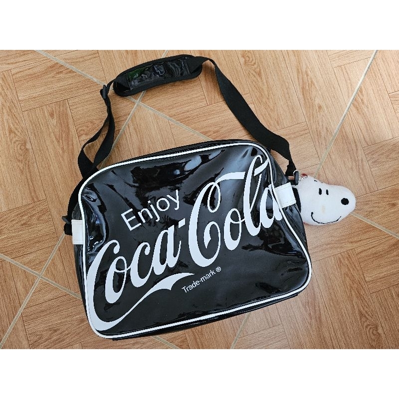 กระเป๋า Coca-cola🥤 สีดำ หนังแก้ว