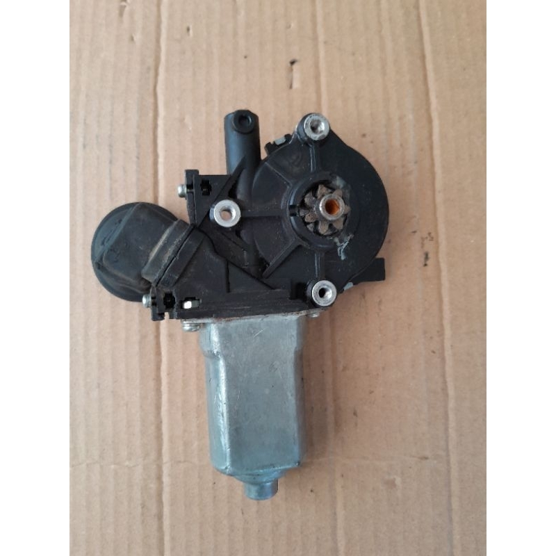 มอเตอร์กระจกไฟฟ้า หน้าขวา โตโยต้า แคมรี่ ACV30 สายไฟ6เส้น