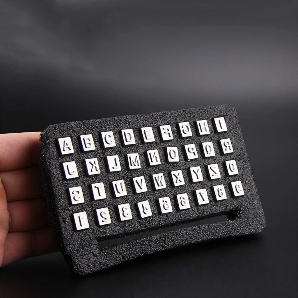 ชุดแสตมป์เหล็ก ชุดเครื่องมือตรายางโลหะสําหรับทําเครื่องหนัง หนังตัวอักษรแสตมป์ Punch Capital  3 มม. 6 มม 36 ชิ้น - รูปที่ 2