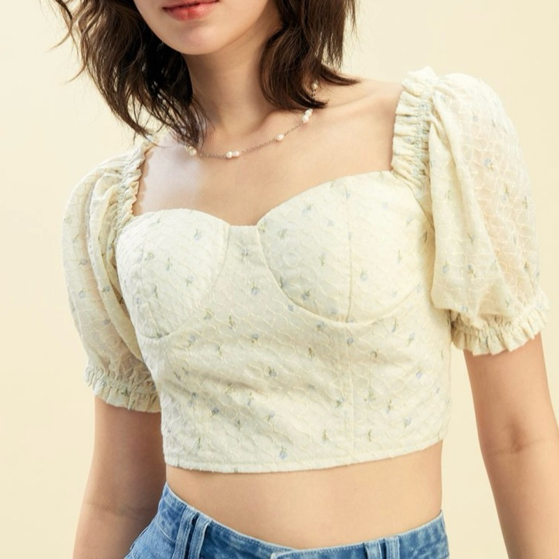 ส่งต่อ เสื้อครอป pomelo กระโปรง pomelo x hello kitty สภาพใหม่มาก