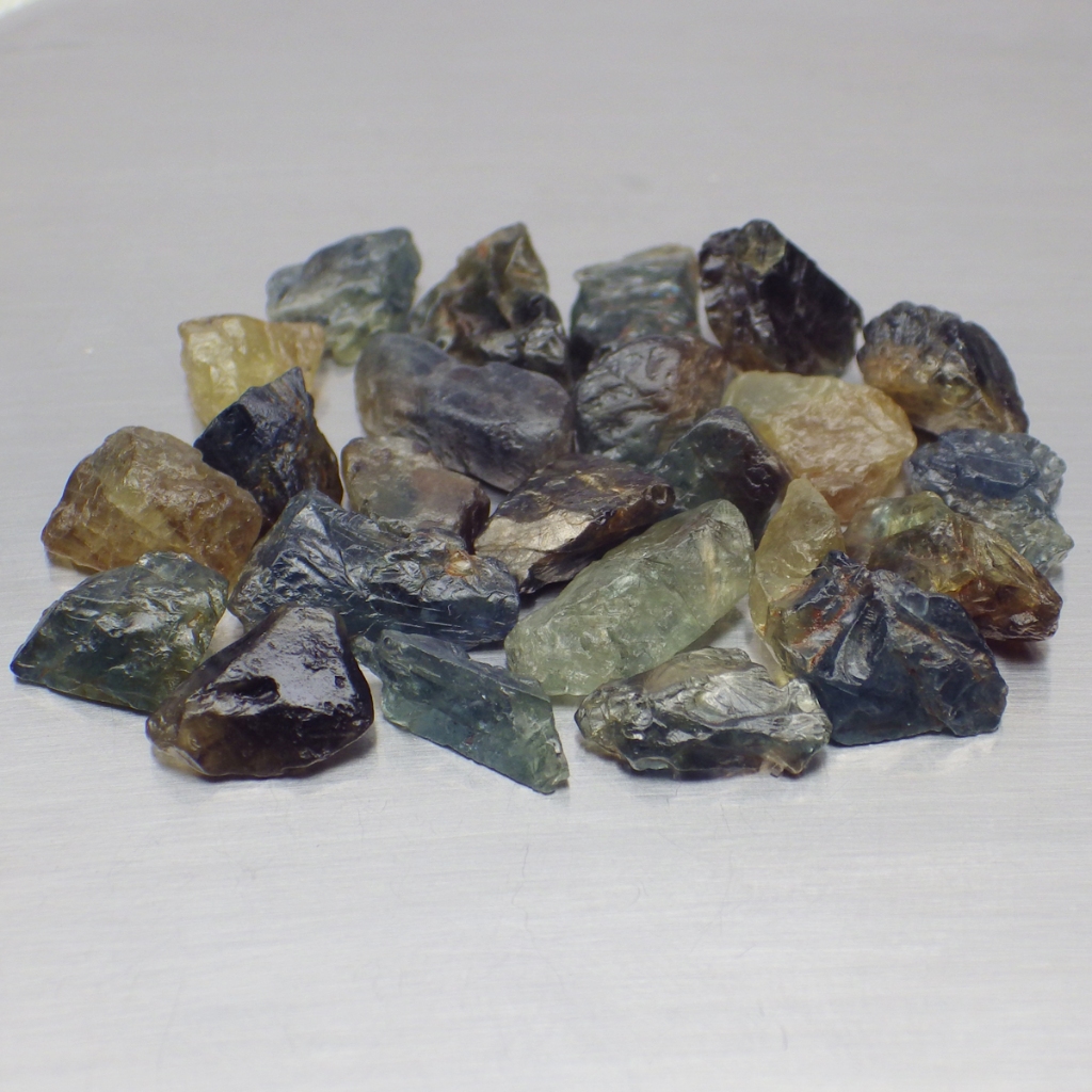 พลอย ก้อน หิน แร่ โกเมน การ์เน็ต ธรรมชาติ ดิบ แท้ ( Unheated Natural Facet Rough Garnet ) หนักรวม 50 กะรัต