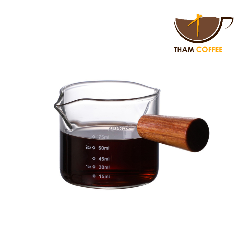 แก้วชงกาแฟ ถ้วยตวงกาแฟ ถ้วยตวงด้ามไม้ Milk cup สำหรับตวงกาแฟ ถ้วยตวง ตวงนม ทนความร้อน ขนาด 75ml 150ml. Tham coffee
