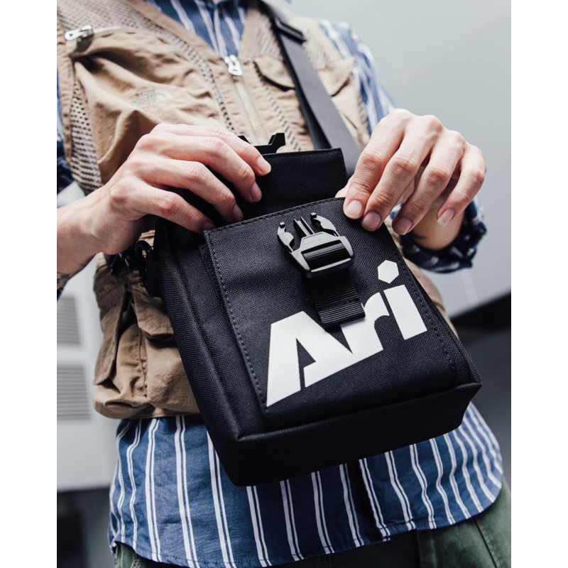 ARI EXPLORE MINI BAG มือ 1