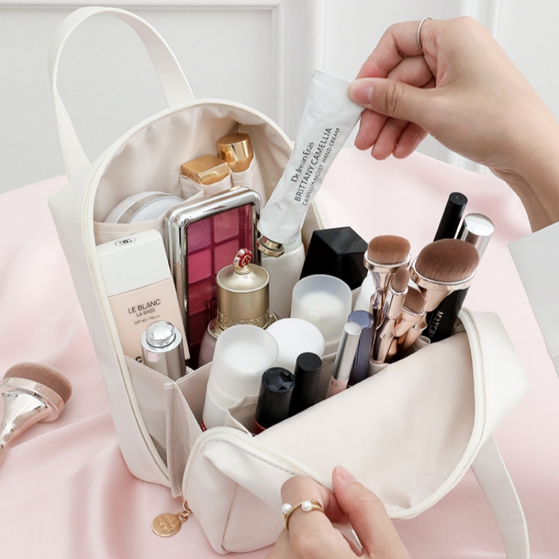 *พร้อมส่ง*กระเป๋าเครื่องสำอาง มีหูหิ้ว หนังPU กันน้ำ จุของได้เยอะ พร้อมที่จับ อเนกประสงค์ แบบพกพา cosmetic bag