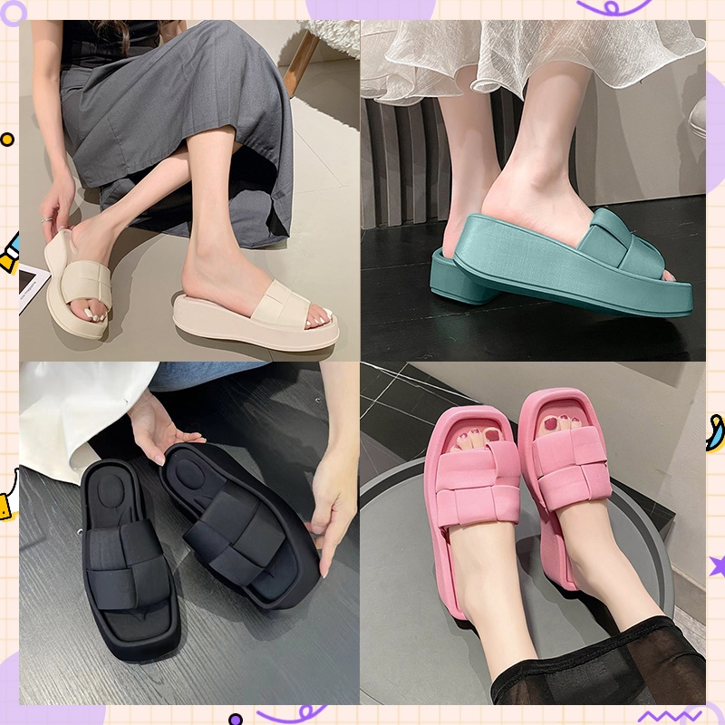 Walkon ห้ามพลาด รองเท้าแตะแฟชั่นผูหญิงแบบสวม เสริมส้น 1.5 นิ้ว ดีเทลสายคาดเป็นลายสาน 4สีสันสุดน่ารักให้เลือก ใส่แล้วเท้า