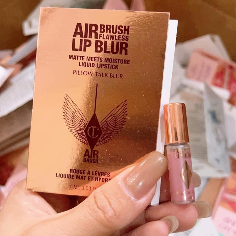 Charlotte Tilbury Airbrush Flawless Lip Blur 1 ml . สี Pillow Talk Blur