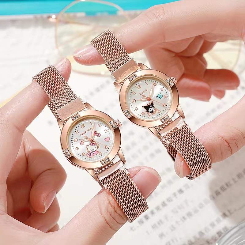 นาฬิกาข้อมือควอตซ์ Sanrio สีโรสโกลด์ ประดับเพชร แฟชั่นสําหรับสตรี และนักเรียนมัธยมปลาย