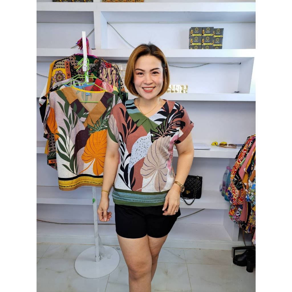 704//เสื้อคอปกใบโพธิ์ผ้าไหมอิตาลี ฟรีไซ34-40นิ้ว ยาว24นิ้ว หน้าผ้า40นิ้ว ราคา99บาท