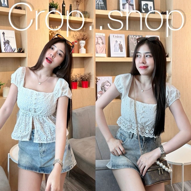 crop..shop เสื้อเเขนตุ๊กตา งานน่ารักดูตะมุตะมิ เเต่งกระดุมมุข มี2เเบบให้เลือก งานดีใส่ง่ายซิวๆจ้า